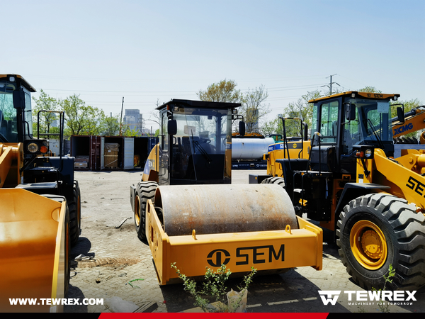  Algeria - 1 Unit SEM SEM660D Wheel Loader & 1 SEM518 Road Roller