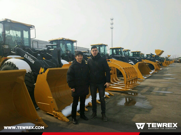 Kenya Customers Visited XCMG Factory For Wheel Loader