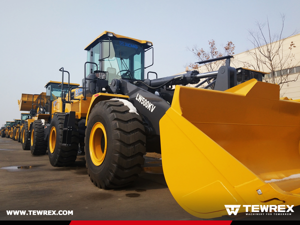 Kenya Customers Visited XCMG Factory For Wheel Loader