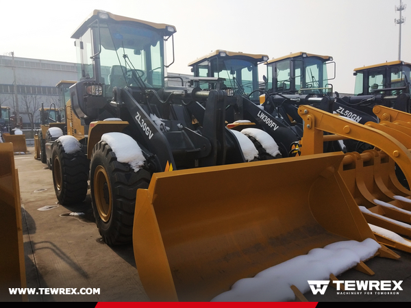 Kenya Customers Visited XCMG Factory For Wheel Loader