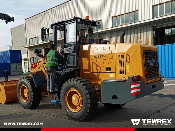 Argentina - 1 Unit LONKING LG933N Wheel Loader & 1 FD25T Forklift