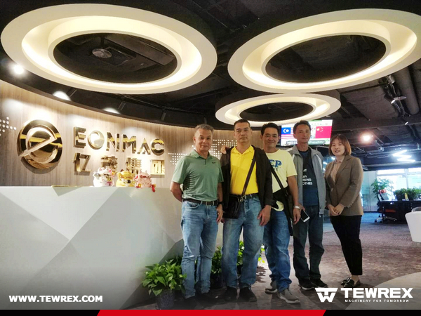 Malaysia Client Visited TEWREX Office & XCMG Factory