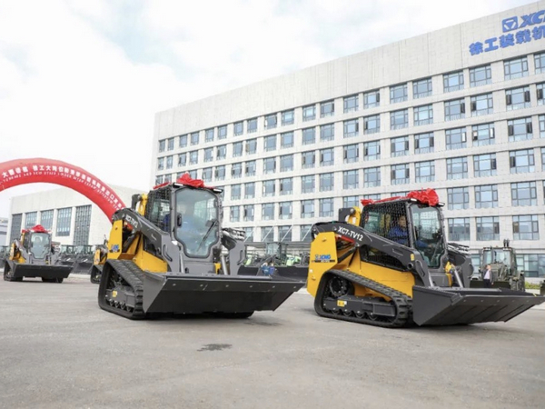 XCMG Loading Machinery Batch To The Sea